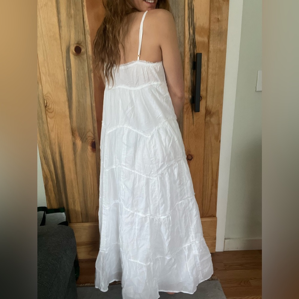Show me your MUMU white maxi dress with gold buttons size small. - Picture 4 of 7